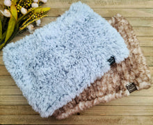 Load image into Gallery viewer, Faux Fur Cowl

