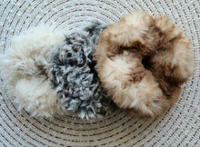 Load image into Gallery viewer, Scrunchies
