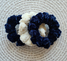 Load image into Gallery viewer, Scrunchies
